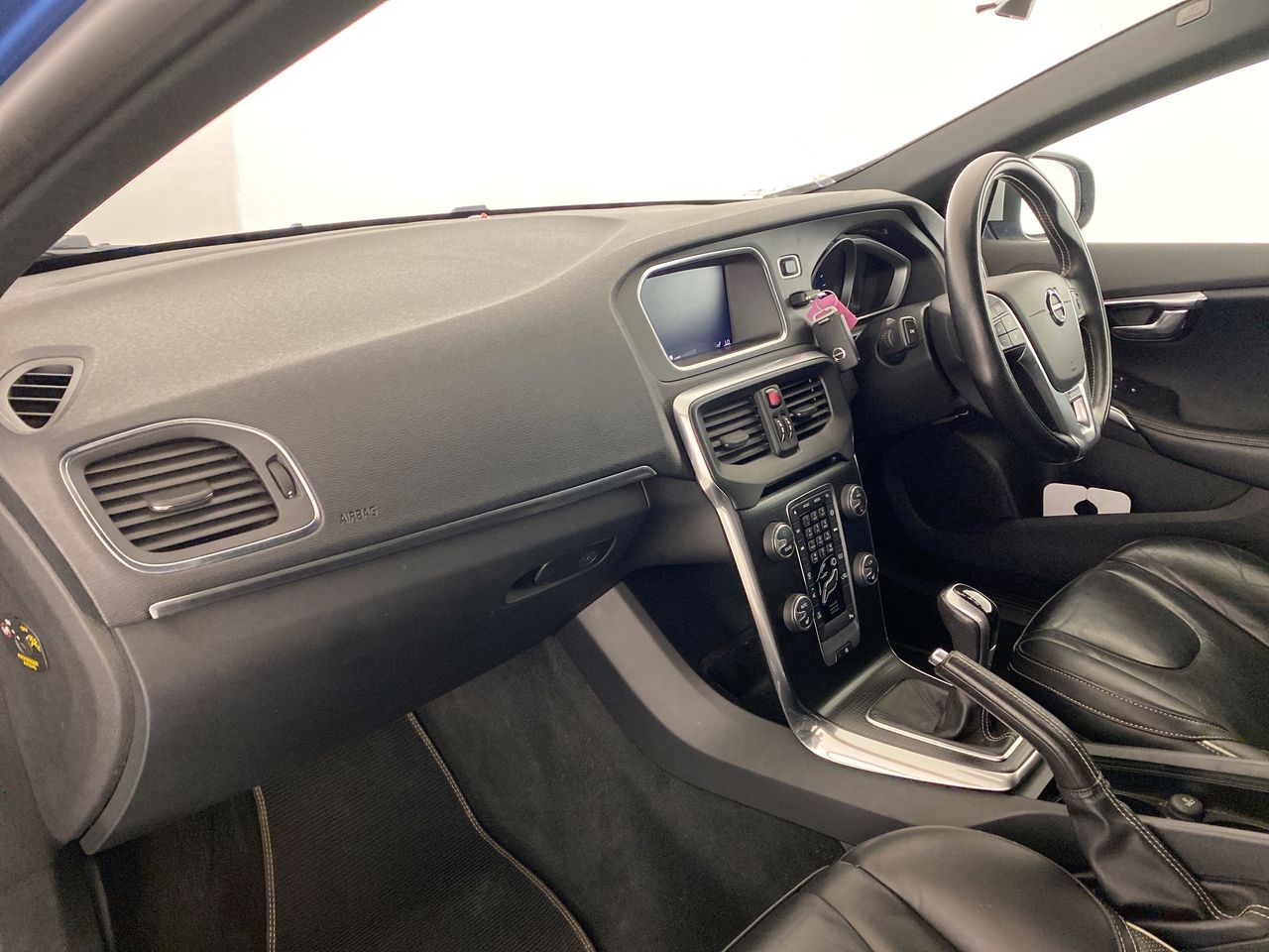 Used Volvo V40 2017 for sale - 75758959: Photo 23
