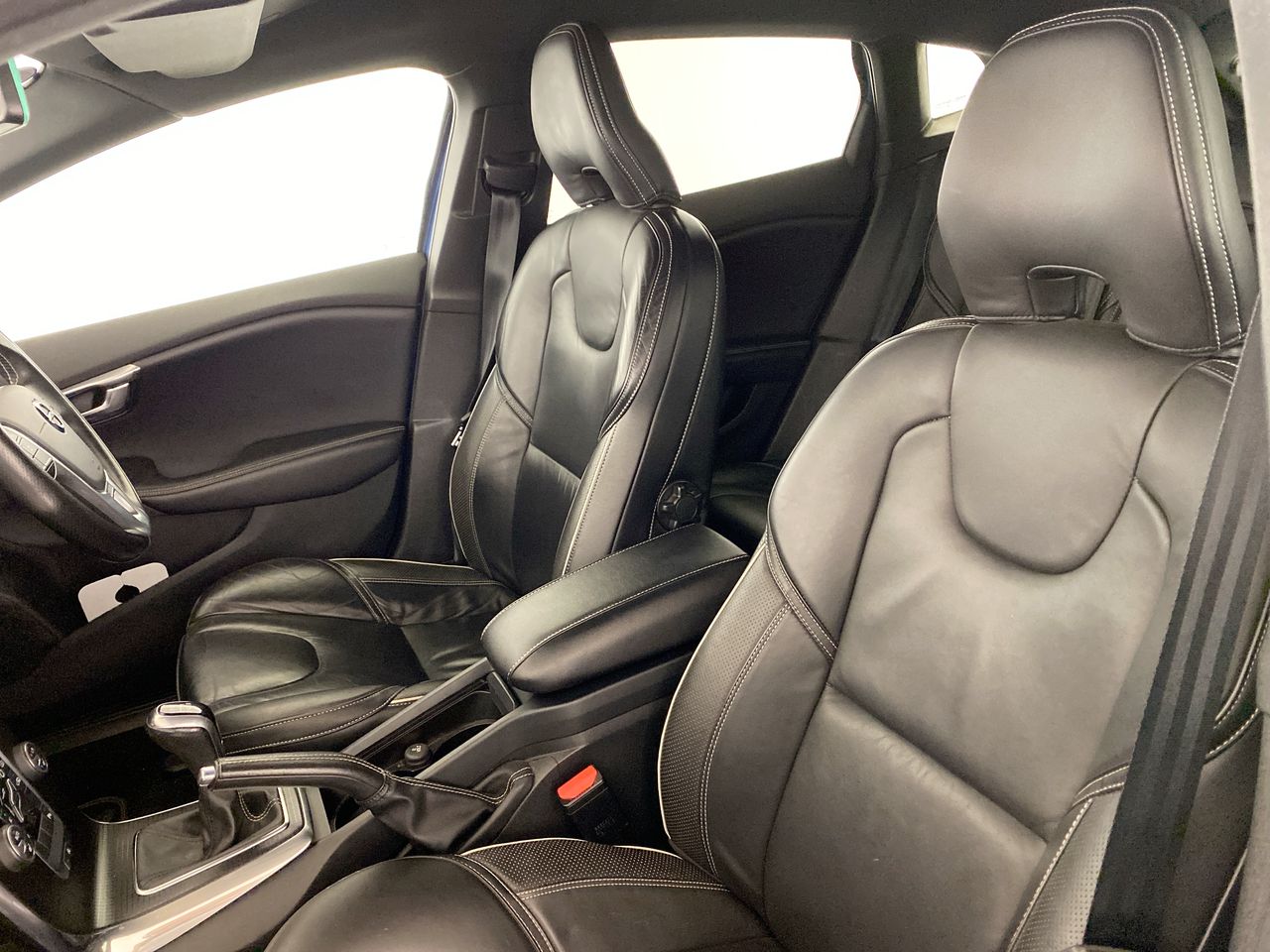 Used Volvo V40 2017 for sale - 75758959: Photo 24
