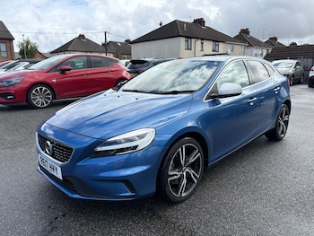 Used Volvo V40 2017 for sale - 75758959: Photo