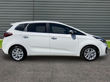 Used Kia Carens 2018 for sale - 77760416: Photo