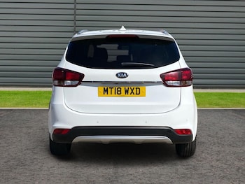 Used Kia Carens 2018 for sale - 77760416: Photo