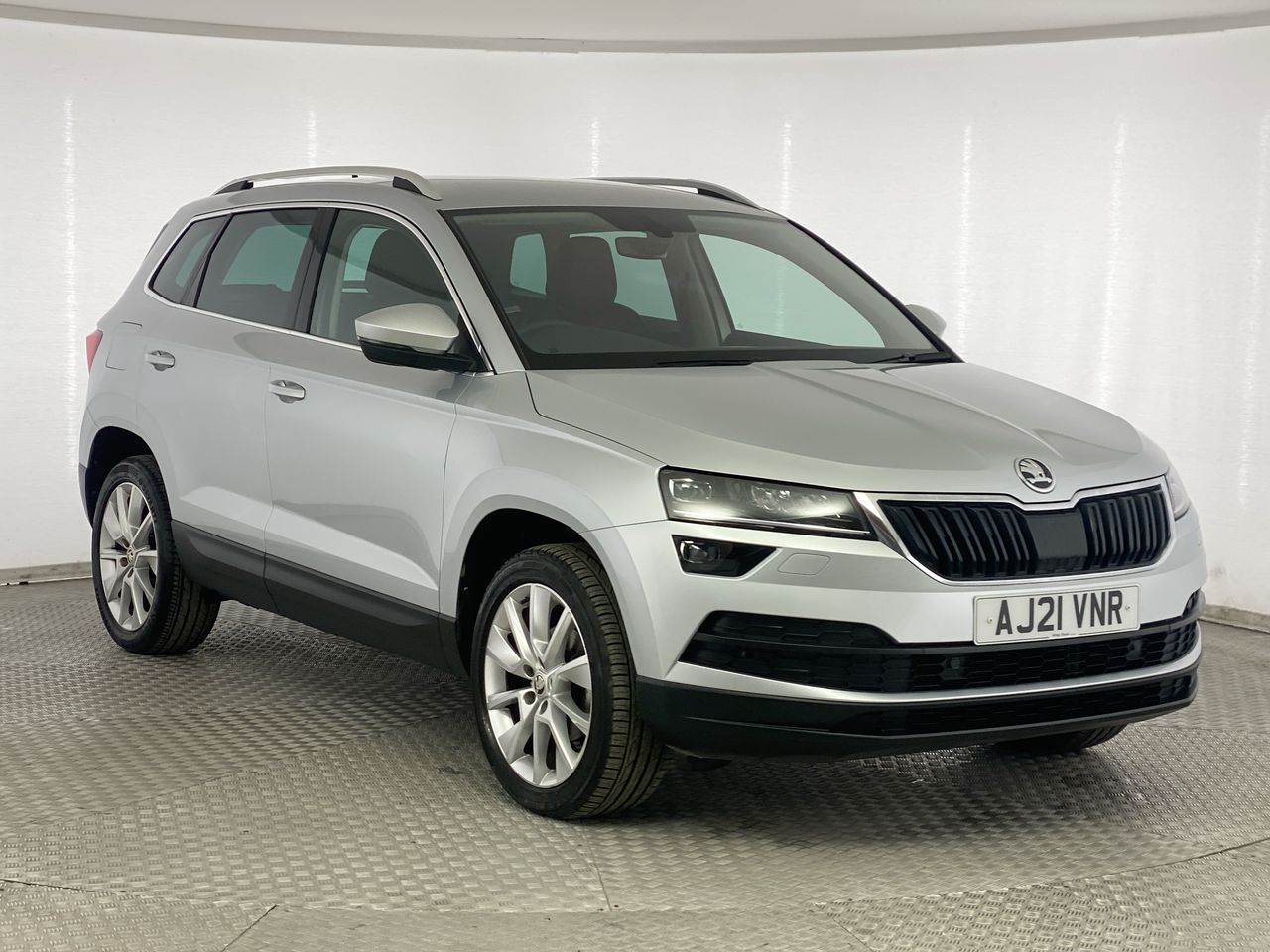 Used Skoda Karoq 2021 for sale - 76525950: Photo 1