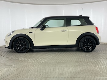 Used MINI Hatch 2019 for sale - 76044275: Photo
