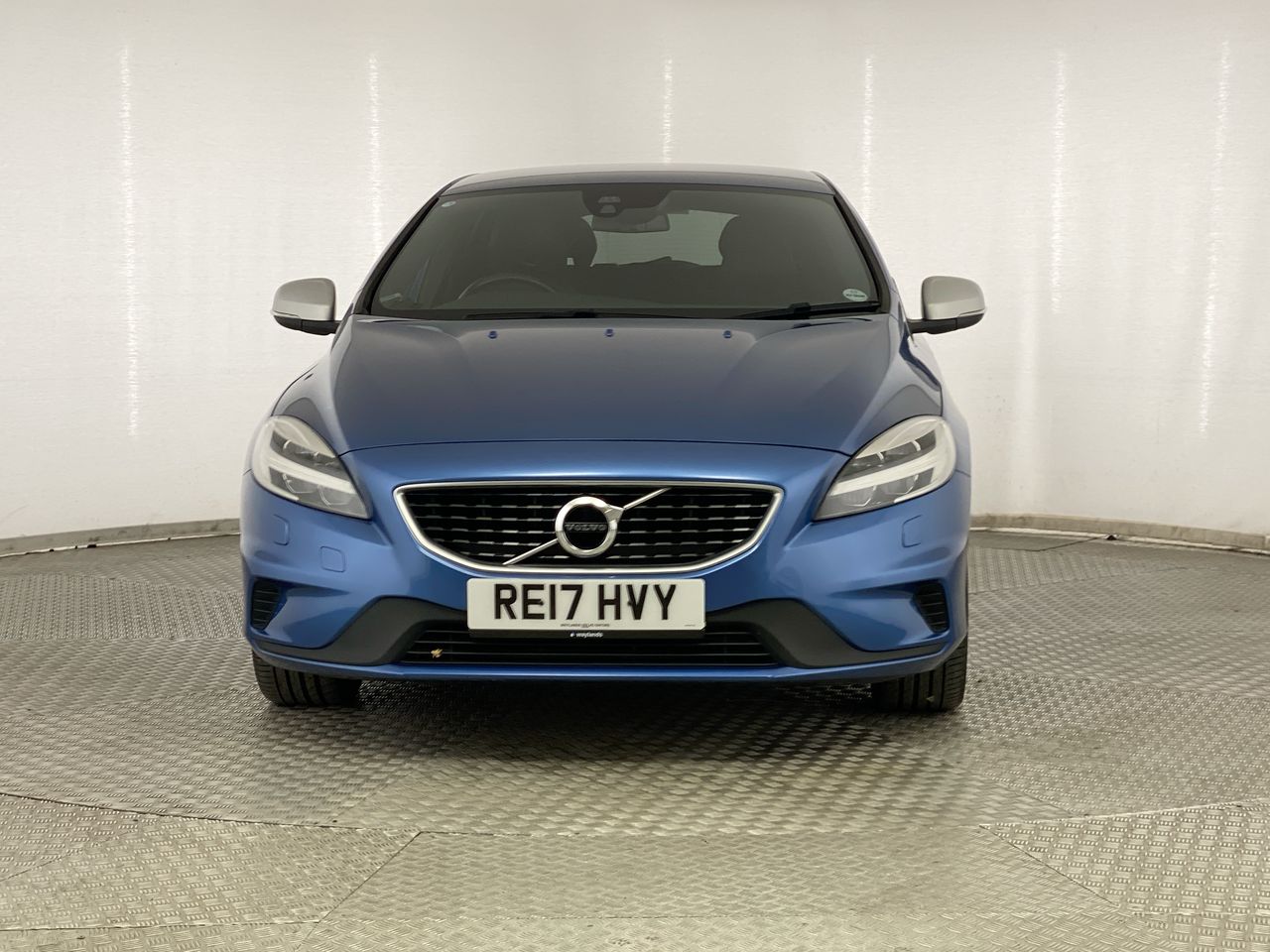 Used Volvo V40 2017 for sale - 76461470: Photo 2