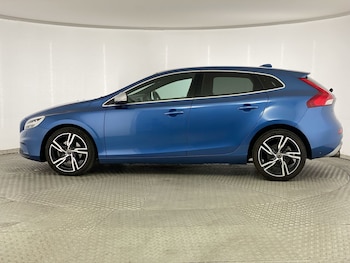 Used Volvo V40 2017 for sale - 76461470: Photo