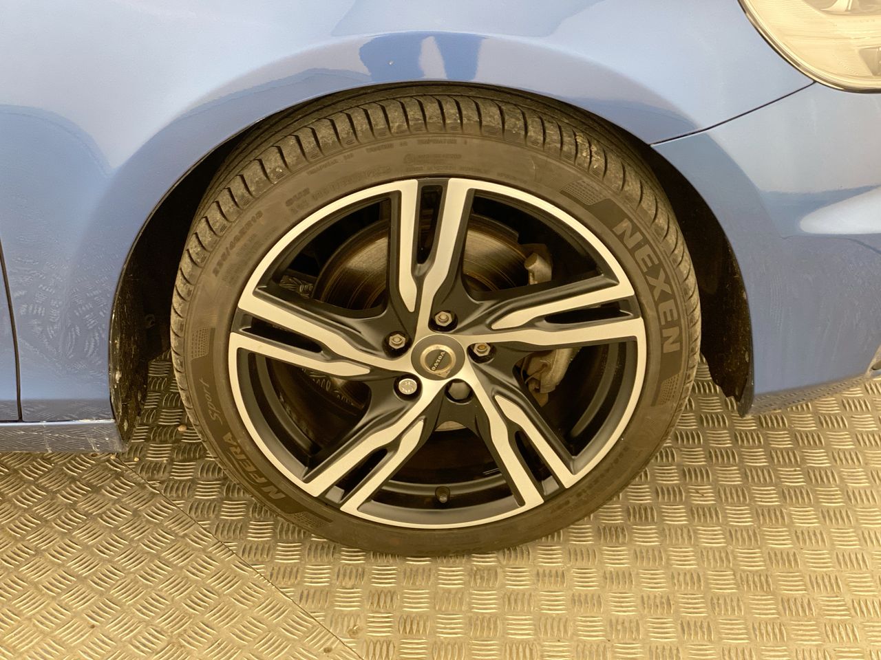 Used Volvo V40 2017 for sale - 76461470: Photo 9