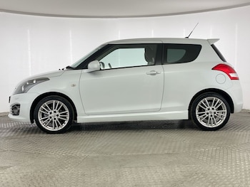 Used Suzuki Swift 2017 for sale - 76289761: Photo