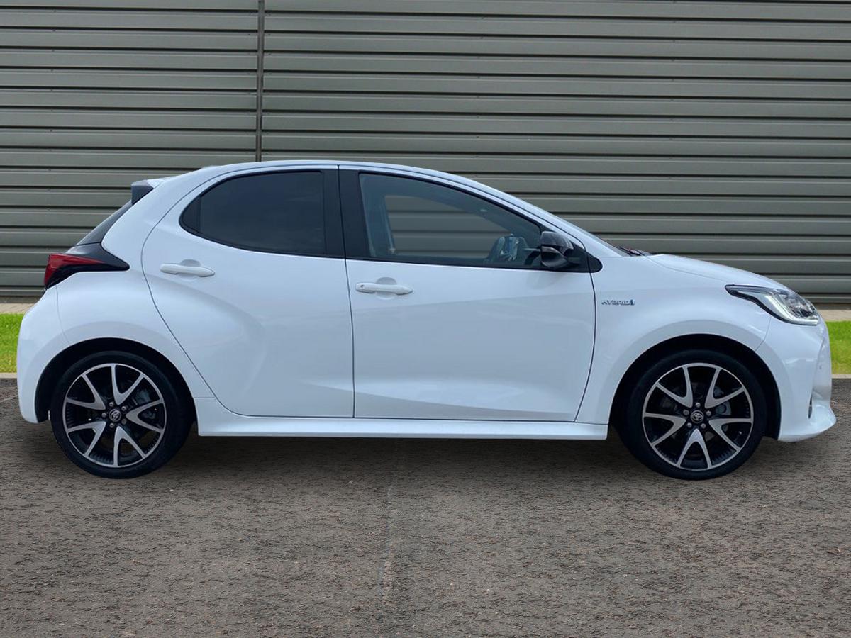 Used Toyota Yaris 2021 for sale - 77475545: Photo 2