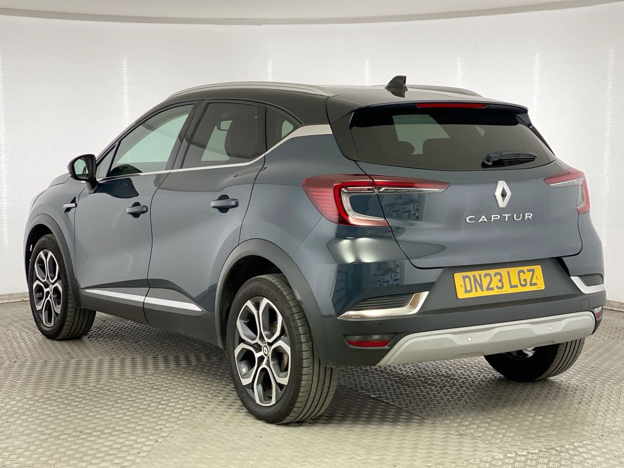 Used Renault Captur 2023 for sale - 76461473: Photo 5