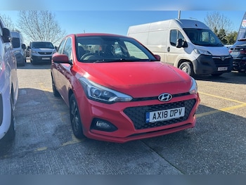 Used Hyundai i20 2018 for sale - 77962992: Photo