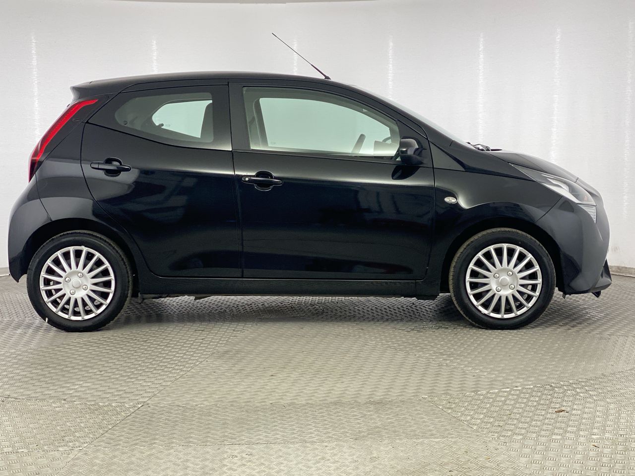 Used Toyota AYGO 2021 for sale - 75929953: Photo 8