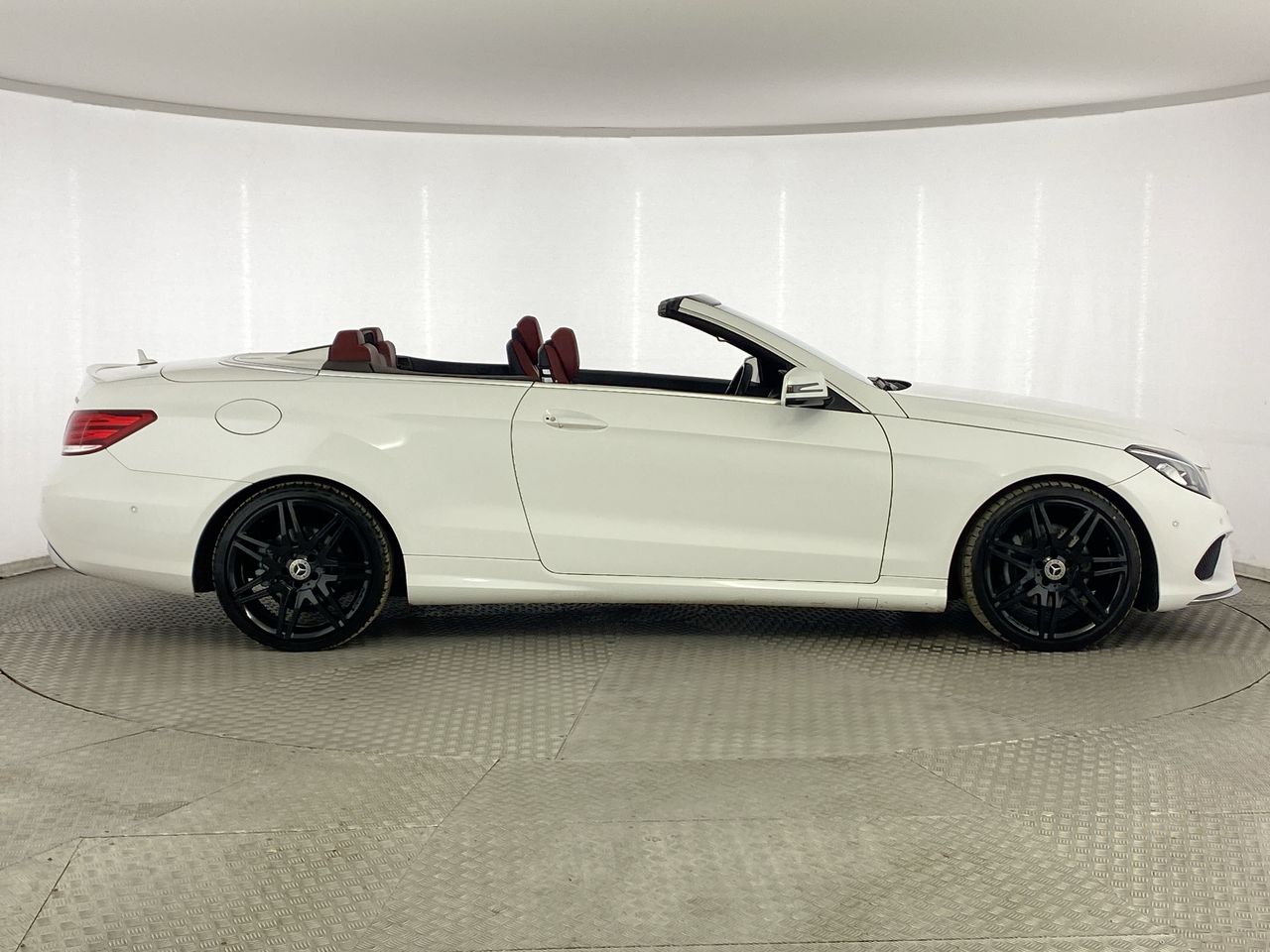 Used Mercedes-Benz E Class 2014 for sale - 76461438: Photo 8