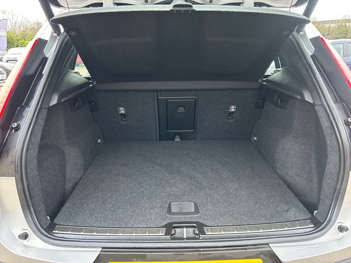 Used Volvo XC40 2019 for sale - 77136789: Photo 22