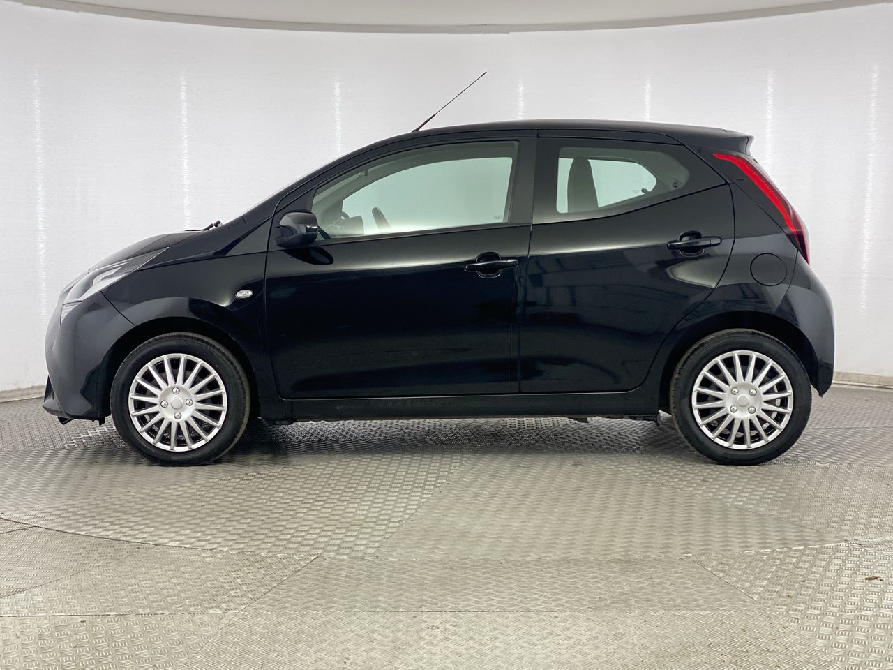 Used Toyota AYGO 2021 for sale - 76461496: Photo 4