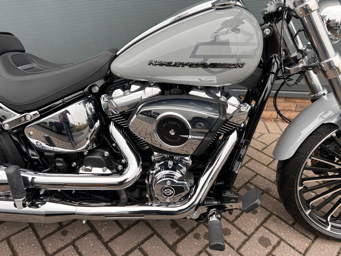 Harley-Davidson SOFTAIL BREAKOUT 117