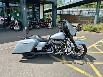 Used Harley-Davidson TOURING FLHXS STREET GLIDE SPECIAL 2020 for sale - bike-74847178: Photo