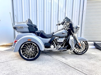 Used Harley-Davidson TRIKE FLHTCUTG TRI GLIDE ULTRA CLASSIC 2025 for sale - bike-78243221: Photo