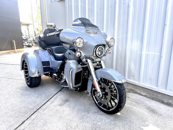 Used Harley-Davidson TRIKE FLHTCUTG TRI GLIDE ULTRA CLASSIC 2025 for sale - bike-78243221: Photo
