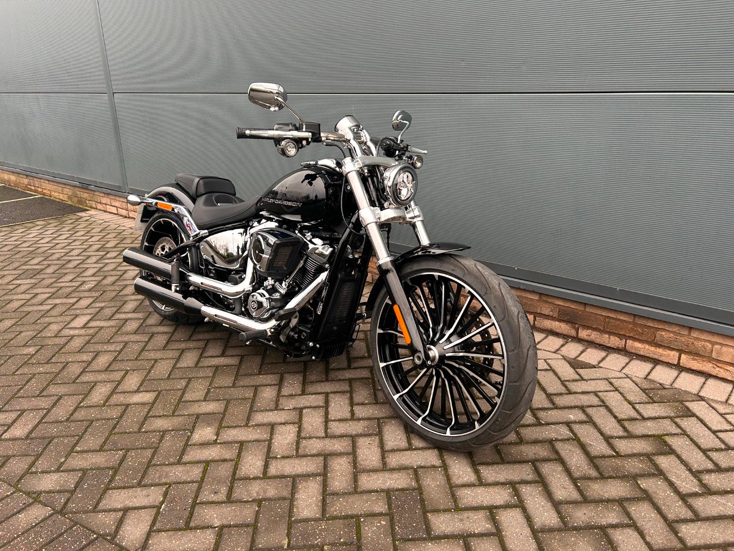 Harley-Davidson BREAKOUT 117