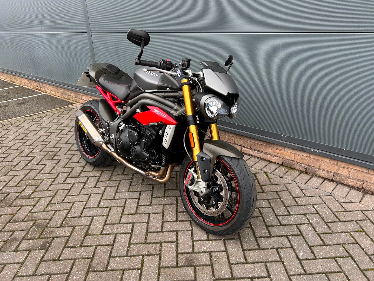 Triumph SPEED TRIPLE R