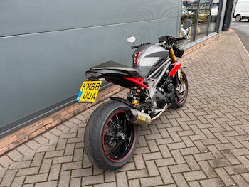 Used Triumph SPEED TRIPLE R 2018 for sale - bike-76758958: Photo