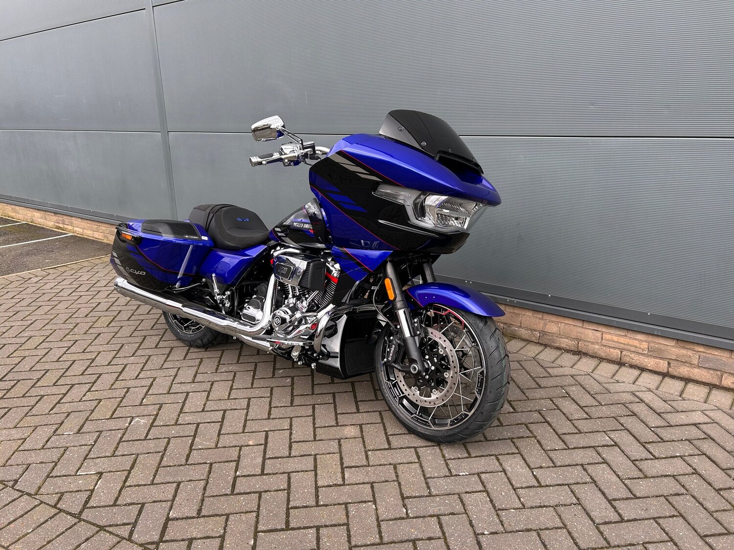 Used Harley-Davidson CVO FLTRXSE ROAD GLIDE 2026 for sale - 77977340: Photo 3