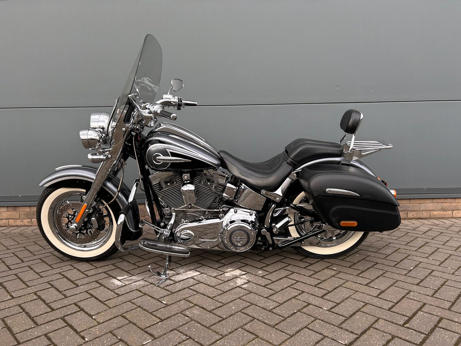 Harley-Davidson CVO FLSNSE SOFTAIL DELUXE