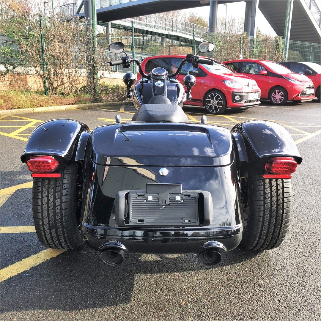 Harley-Davidson TRIKE FLRT FREEWHEELER