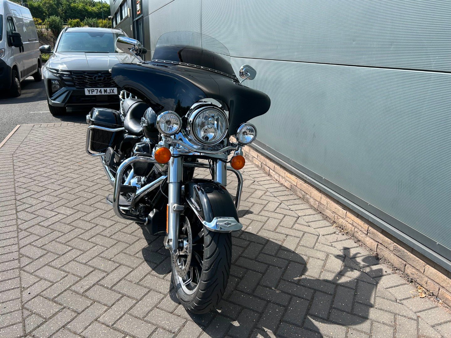 Harley-Davidson TOURING FLHR ROAD KING
