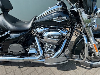 Used Harley-Davidson TOURING FLHR ROAD KING 2017 for sale - bike-74711185: Photo