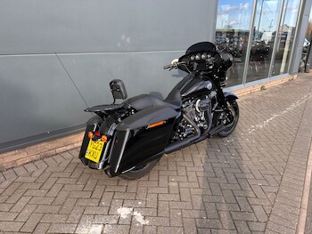 Used Harley-Davidson TOURING FLHXS STREET GLIDE SPECIAL 2023 for sale - bike-77891786: Photo