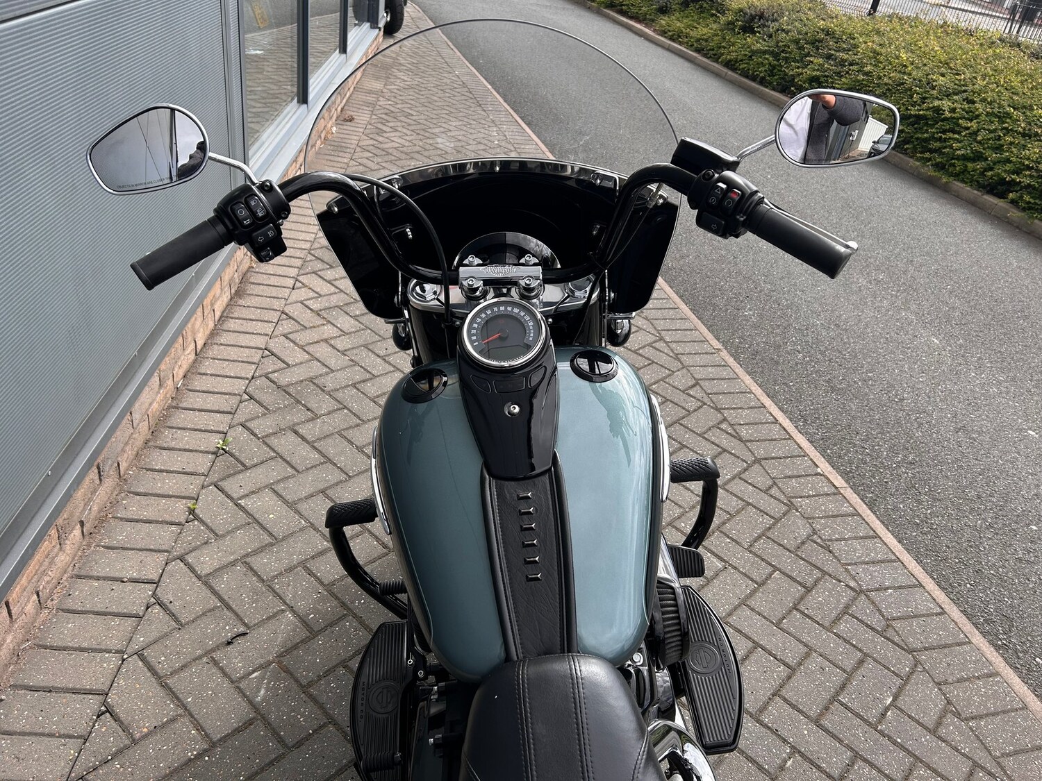 Used Harley-Davidson SOFTAIL FLHCS HERITAGE CLASSIC 114 2019 for sale - 78559163: Photo 10
