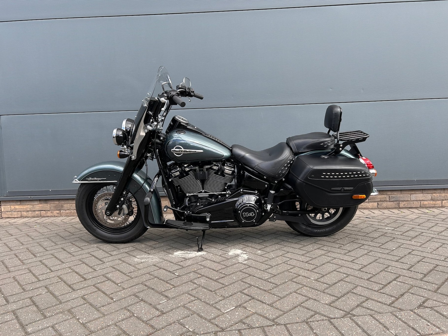 Used Harley-Davidson SOFTAIL FLHCS HERITAGE CLASSIC 114 2019 for sale - 78559163: Photo 2