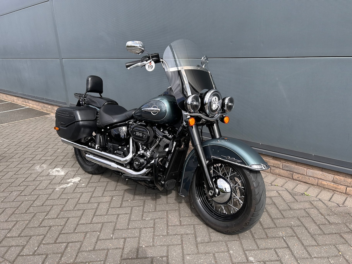 Used Harley-Davidson SOFTAIL FLHCS HERITAGE CLASSIC 114 2019 for sale - 78559163: Photo 3
