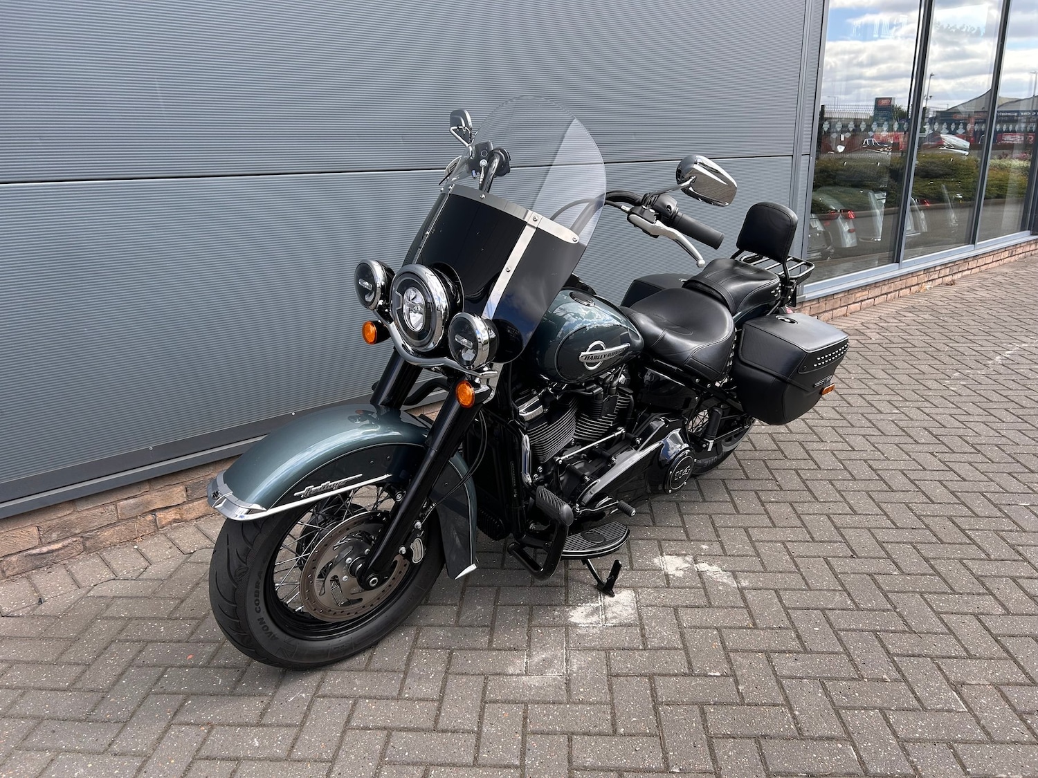 Used Harley-Davidson SOFTAIL FLHCS HERITAGE CLASSIC 114 2019 for sale - 78559163: Photo 4