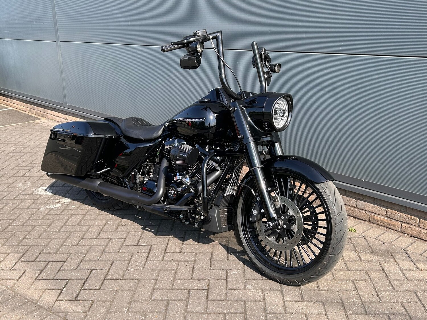 Used Harley-Davidson TOURING FLHRXS ROAD KING SPECIAL 2019 for sale - 78762770: Photo 2