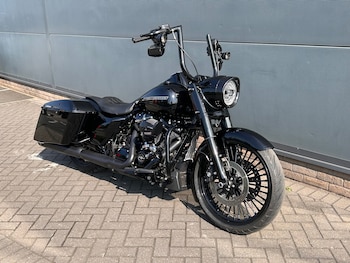 Used Harley-Davidson TOURING FLHRXS ROAD KING SPECIAL 2019 for sale - bike-78762770: Photo