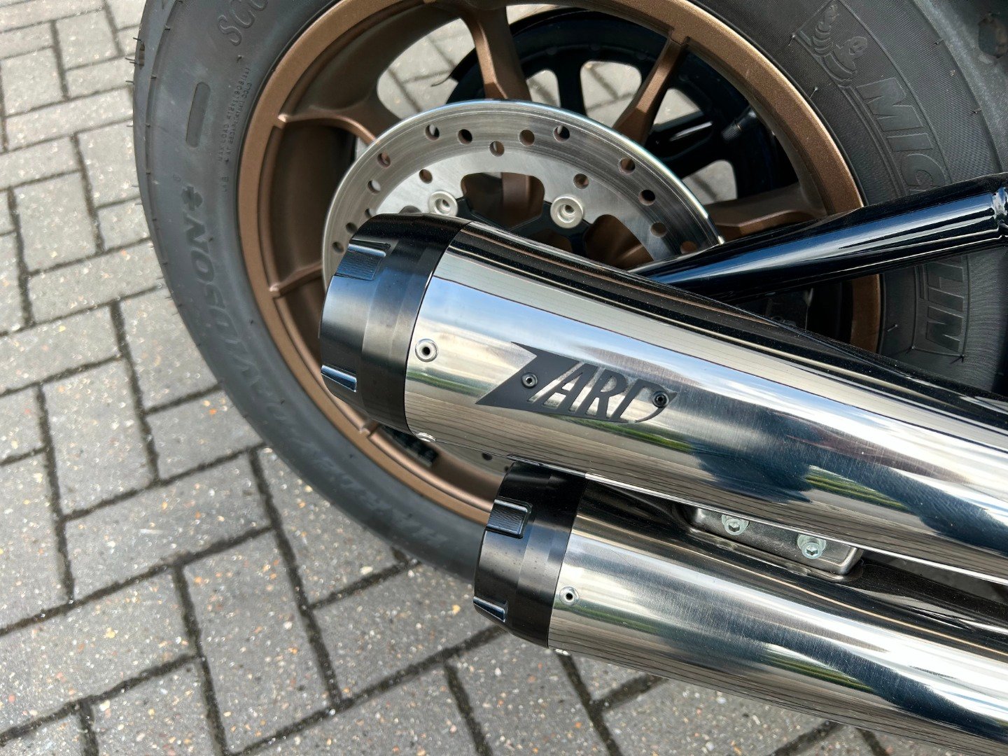 Harley-Davidson SOFTAIL FXLRS LOW RIDER S