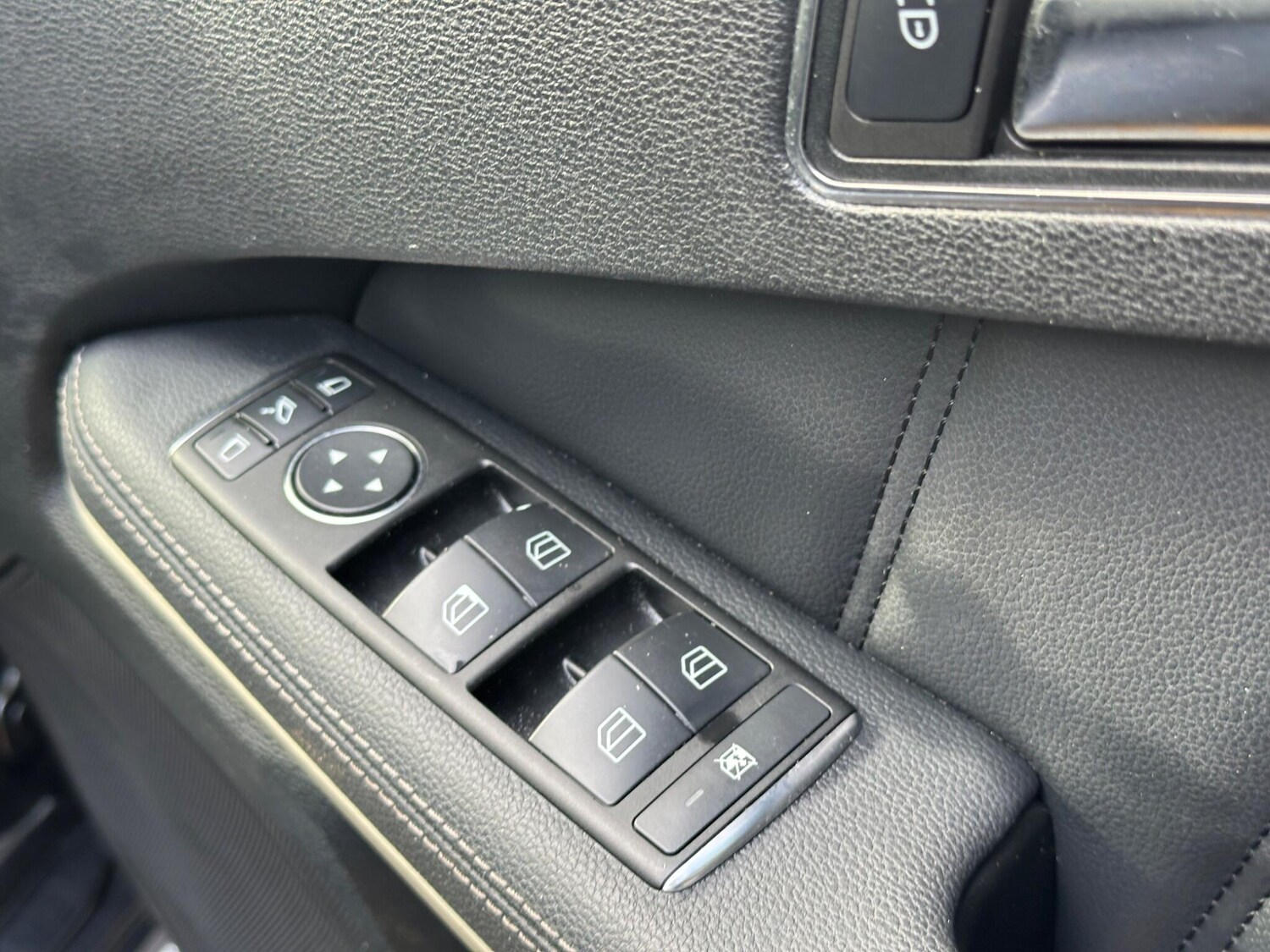 Used Mercedes-Benz E Class for sale - 78101428: Photo 25