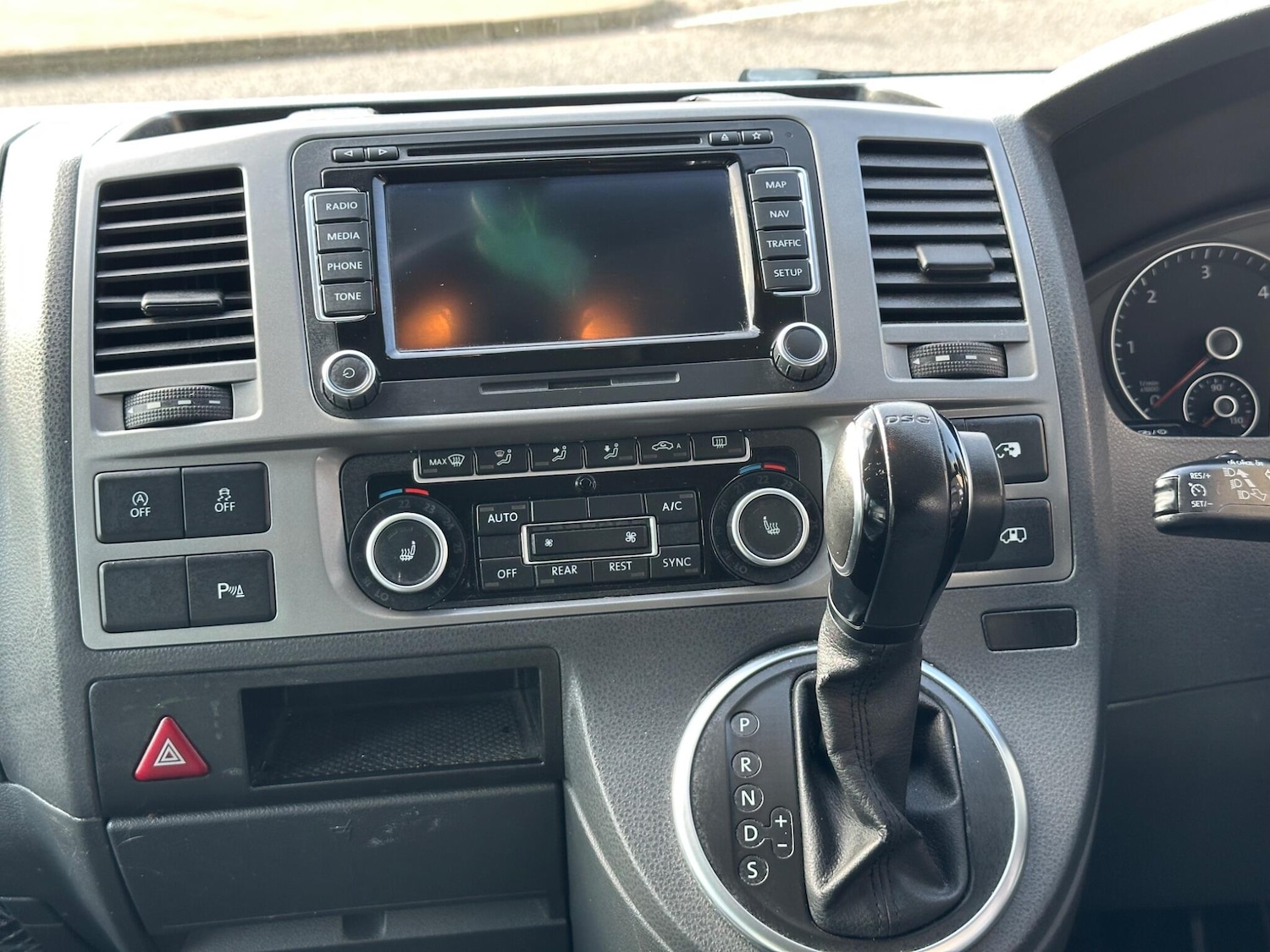 Used Volkswagen Caravelle for sale - 78101407: Photo 38