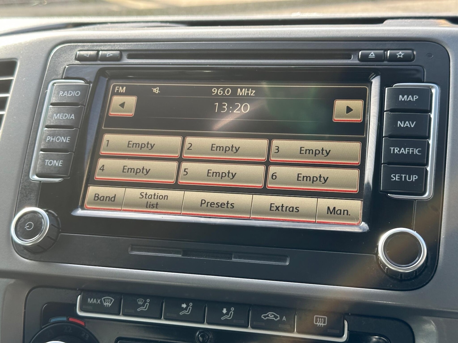 Used Volkswagen Caravelle for sale - 78101407: Photo 41