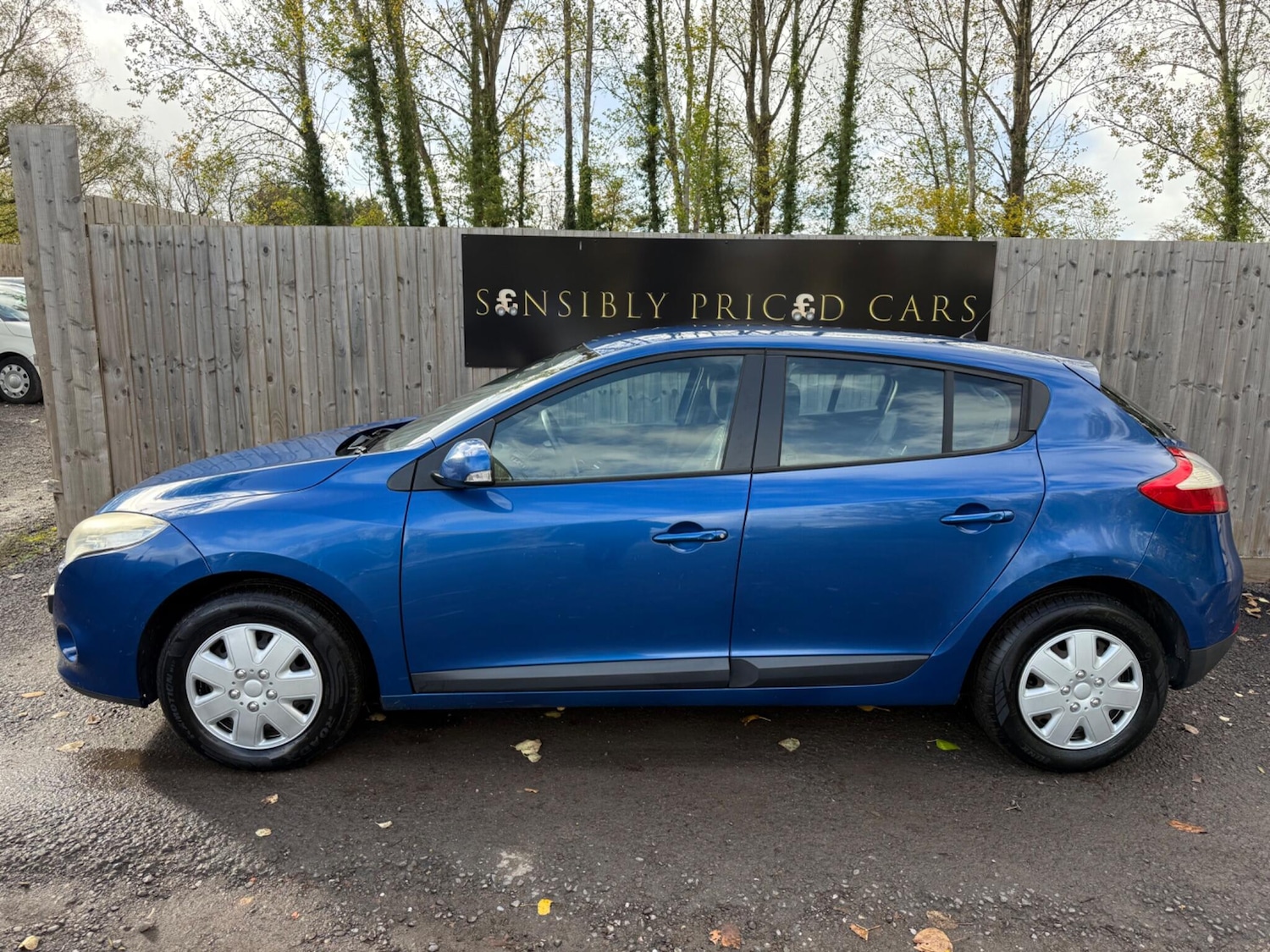 Used Renault Megane 2010 for sale - 76608028: Photo 5
