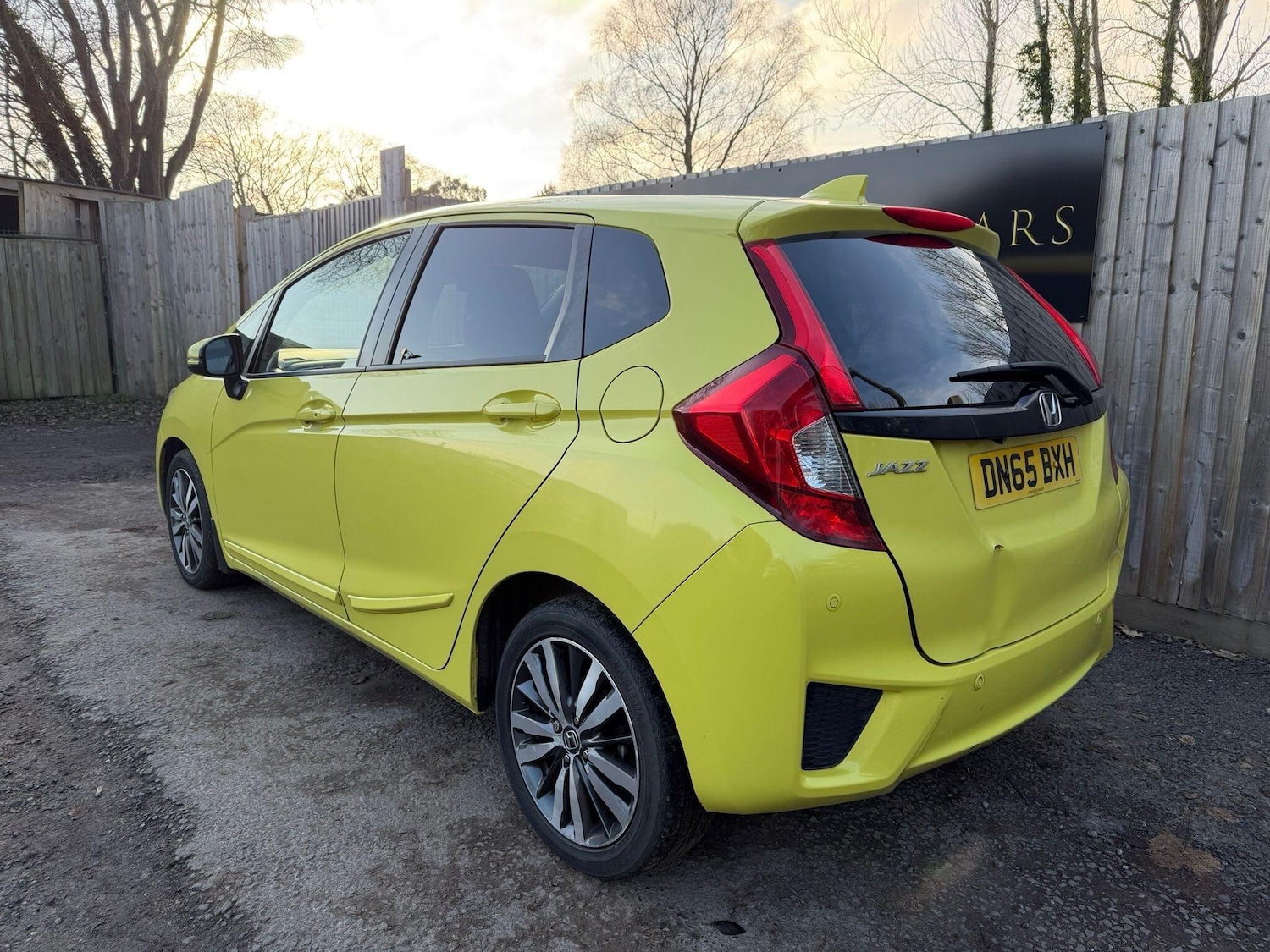 Used Honda Jazz 2015 for sale - 77050145: Photo 4