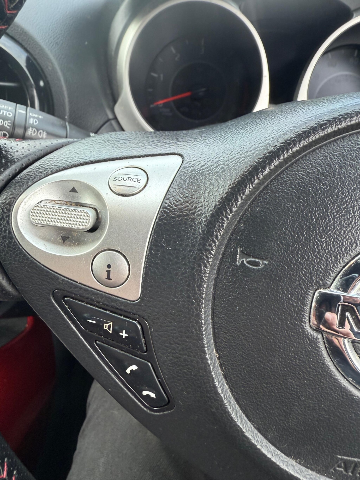 Used Nissan Juke 2015 for sale - 76607958: Photo 13