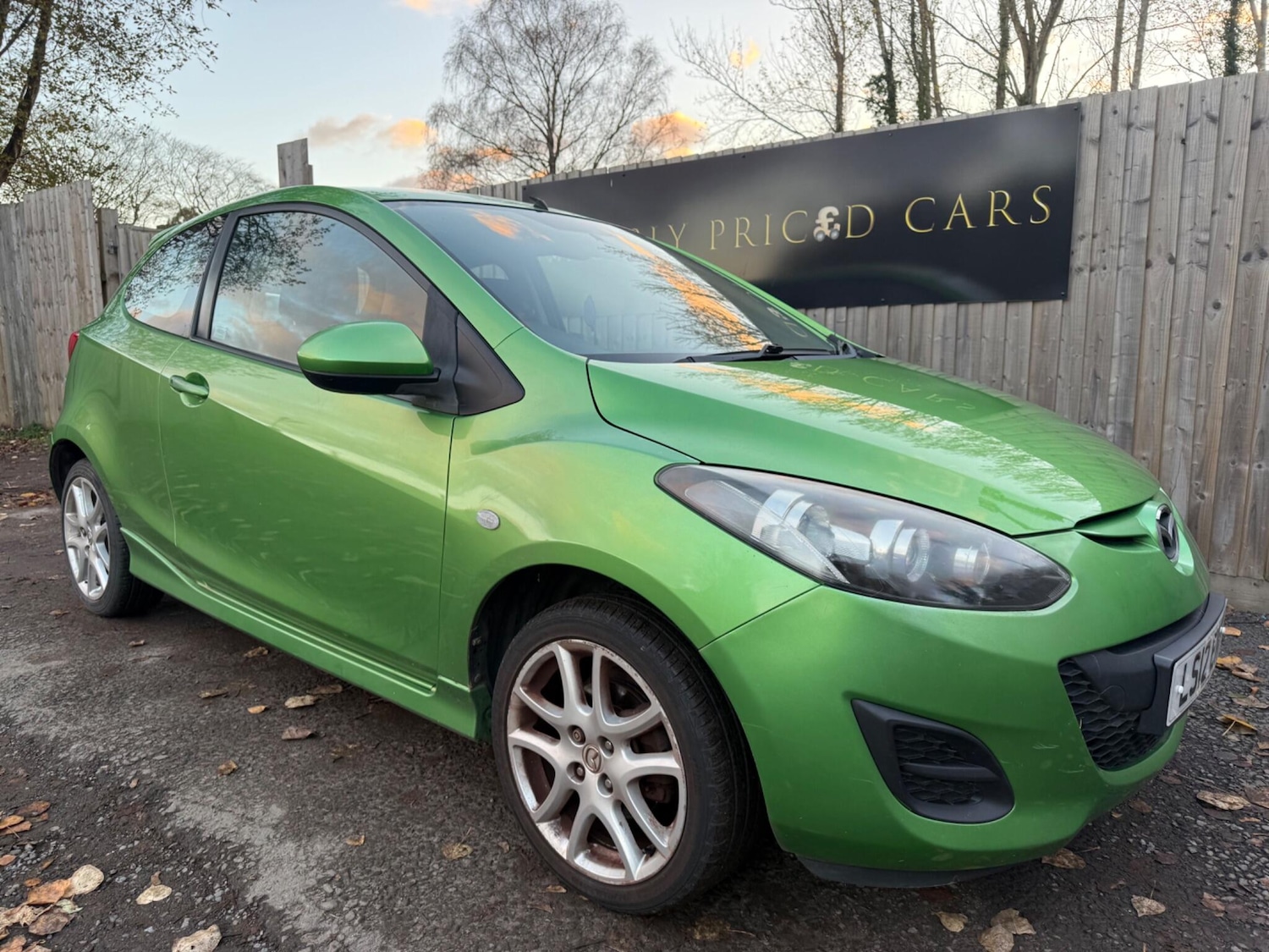 Used Mazda Mazda2 2012 for sale - 76632889: Photo 1