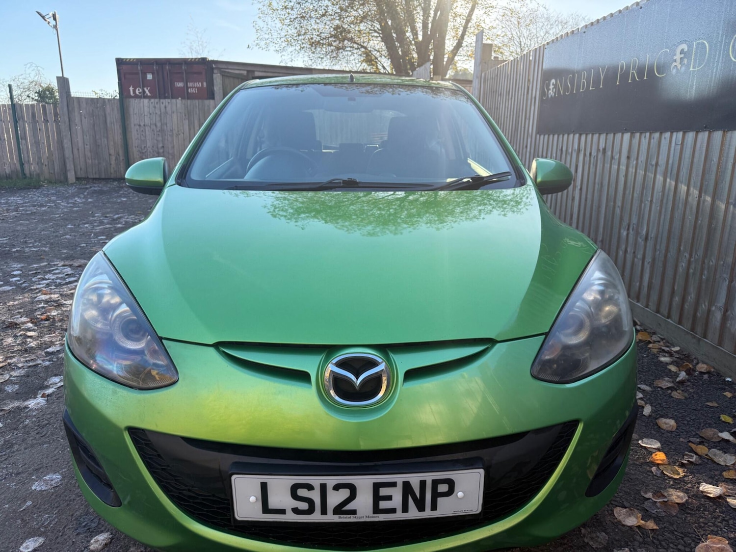 Used Mazda Mazda2 2012 for sale - 76632889: Photo 2