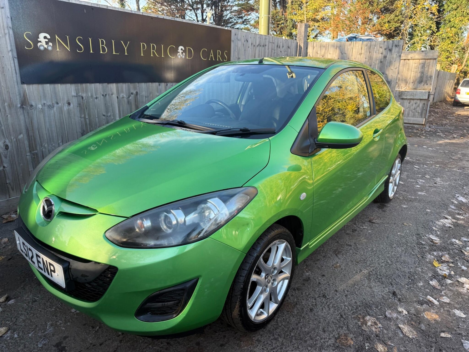 Used Mazda Mazda2 2012 for sale - 76632889: Photo 3