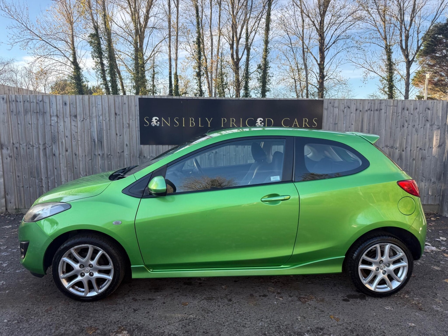 Used Mazda Mazda2 2012 for sale - 76632889: Photo 5