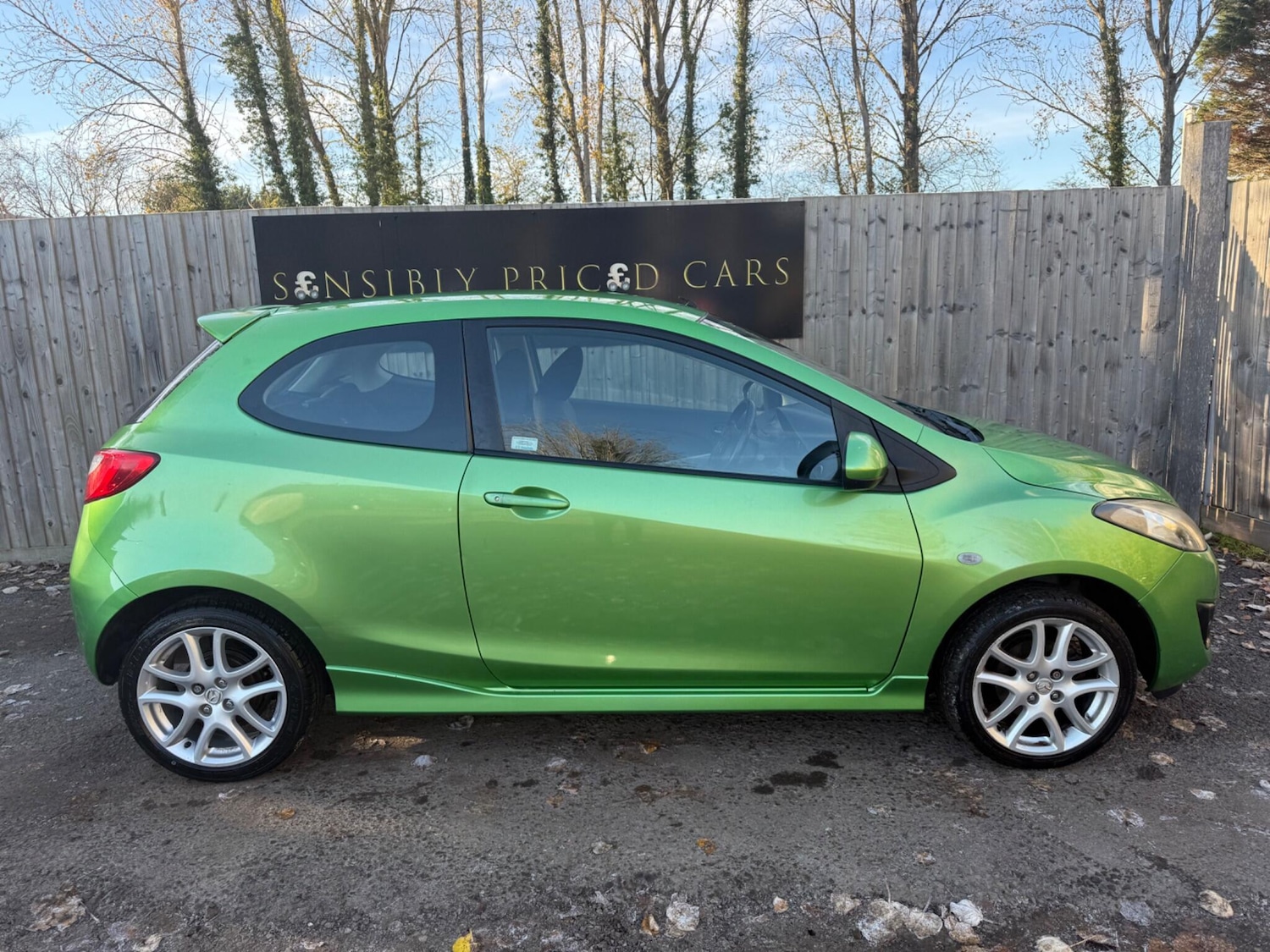 Used Mazda Mazda2 2012 for sale - 76632889: Photo 7