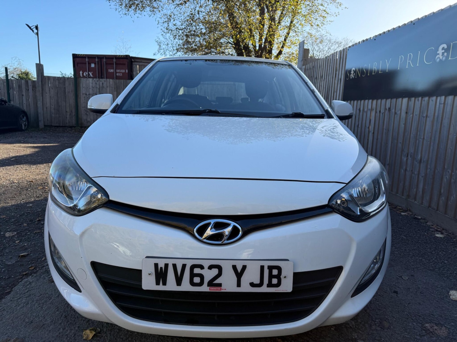 Used Hyundai i20 2012 for sale - 76608061: Photo 2